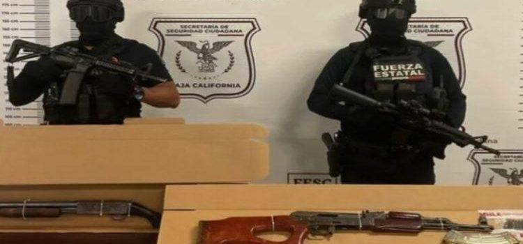 Aseguran armas y recuperan vehículo robado en Estados Unidos