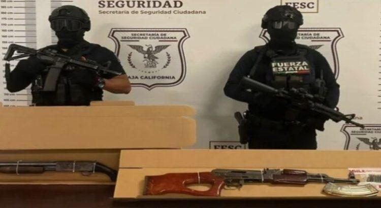 Aseguran armas y recuperan vehículo robado en Estados Unidos