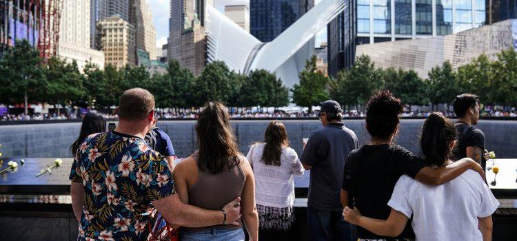 Estados Unidos conmemora el 22º aniversario del 11 de Septiembre con emoción y resiliencia