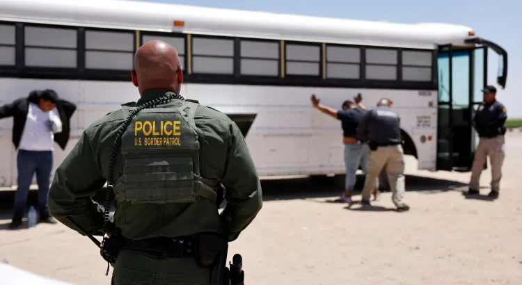Aumento de enjuiciamientos en Arizona busca disuadir el reingreso de migrantes indocumentados
