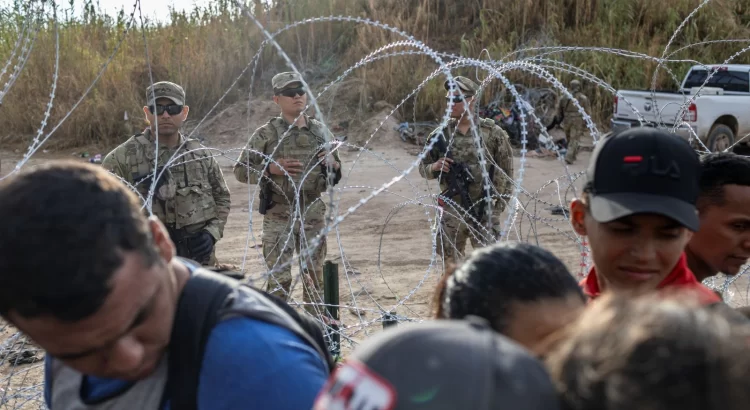 Texas aprueba leyes severas contra inmigrantes, generando tensión en la frontera con México