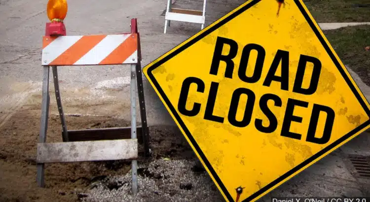 Reparaciones de emergencia de la línea de agua provocan el cierre de una carretera en Tucson