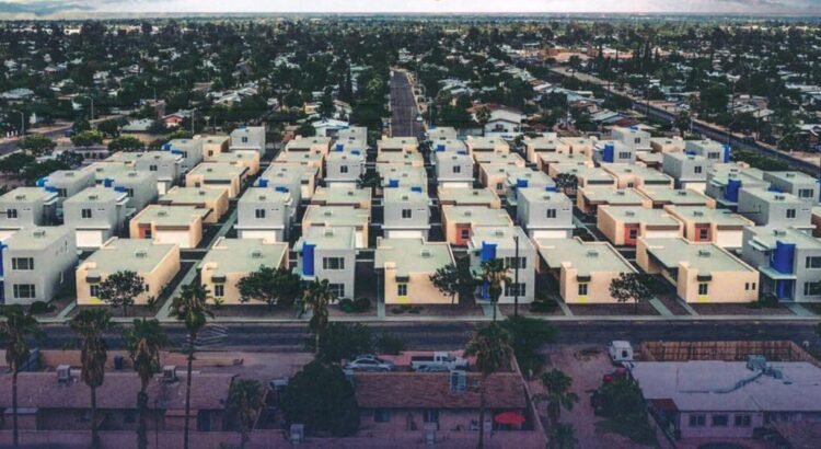 Construyen casas nuevas en el sitio de una ex escuela de Tucsón