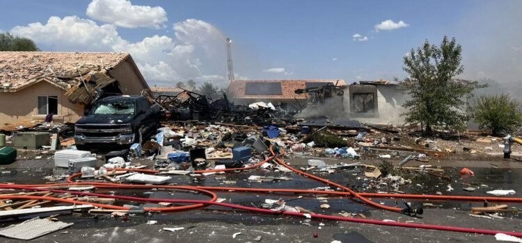 El Departamento de Bomberos de Tucson investiga un incendio explosivo en una casa en el área de Rita Ranch
