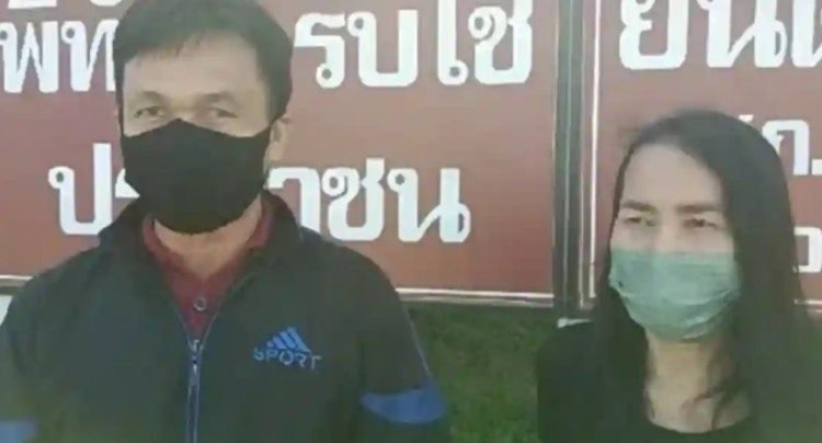 “Olvidó” a su esposa en un bosque