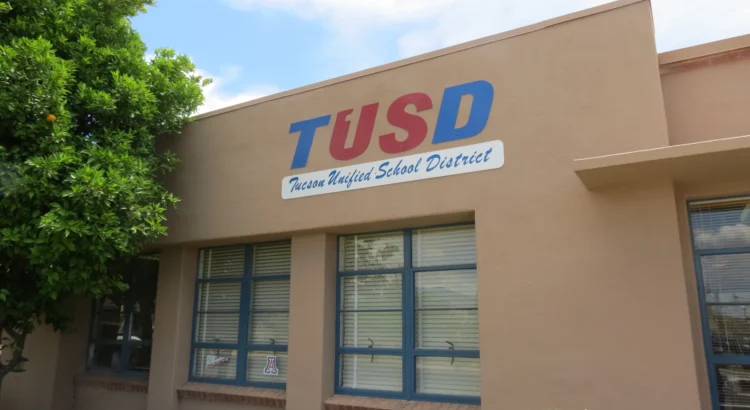 El Distrito Escolar Unificado de Tucson firma un acuerdo para reducir las pruebas estandarizadas