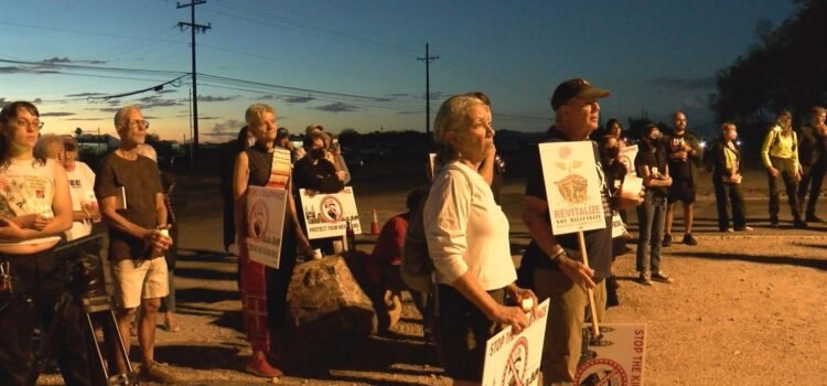 Vigilia en Tucson protesta contra las deportaciones y detenciones en curso por parte de ICE