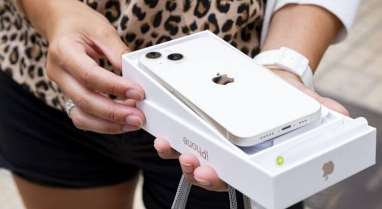 20 novios, 20 IPhones