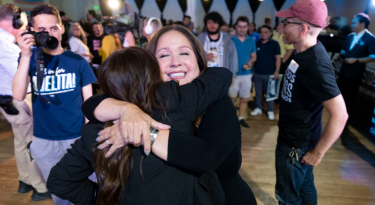 Arizona vota para enviar a su primera latina al Congreso