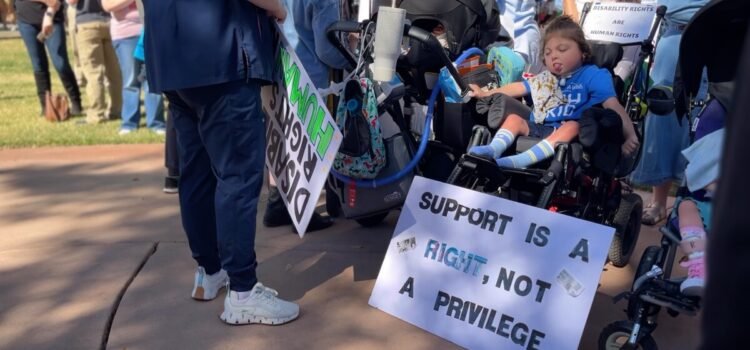 Los cambios en la política de discapacidad de Arizona afectan a las familias de Tucson