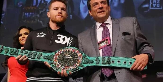 Mauricio Sulaimán explota contra Netflix por la transmisión de la pelea Canelo vs Crawford