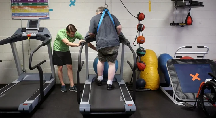 Gimnasio de Tucson redefine el fitness para pacientes con Parkinson