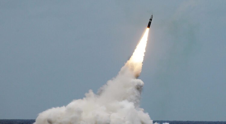 Reino Unido incrementa su poder de disuasión militar construyendo una nueva ojiva nuclear Reino Unido incrementa su poder de disuasión militar construyendo una nueva ojiva nuclear