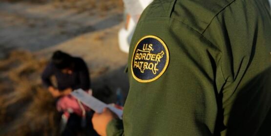 Metanfetamina oculta en carne congelada incautada en un puesto de control fronterizo de Tucson