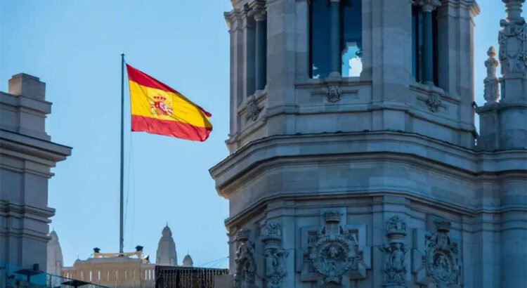 Fuga de inversión y cerebros de México hacia España Fuga de inversión y cerebros de México hacia España