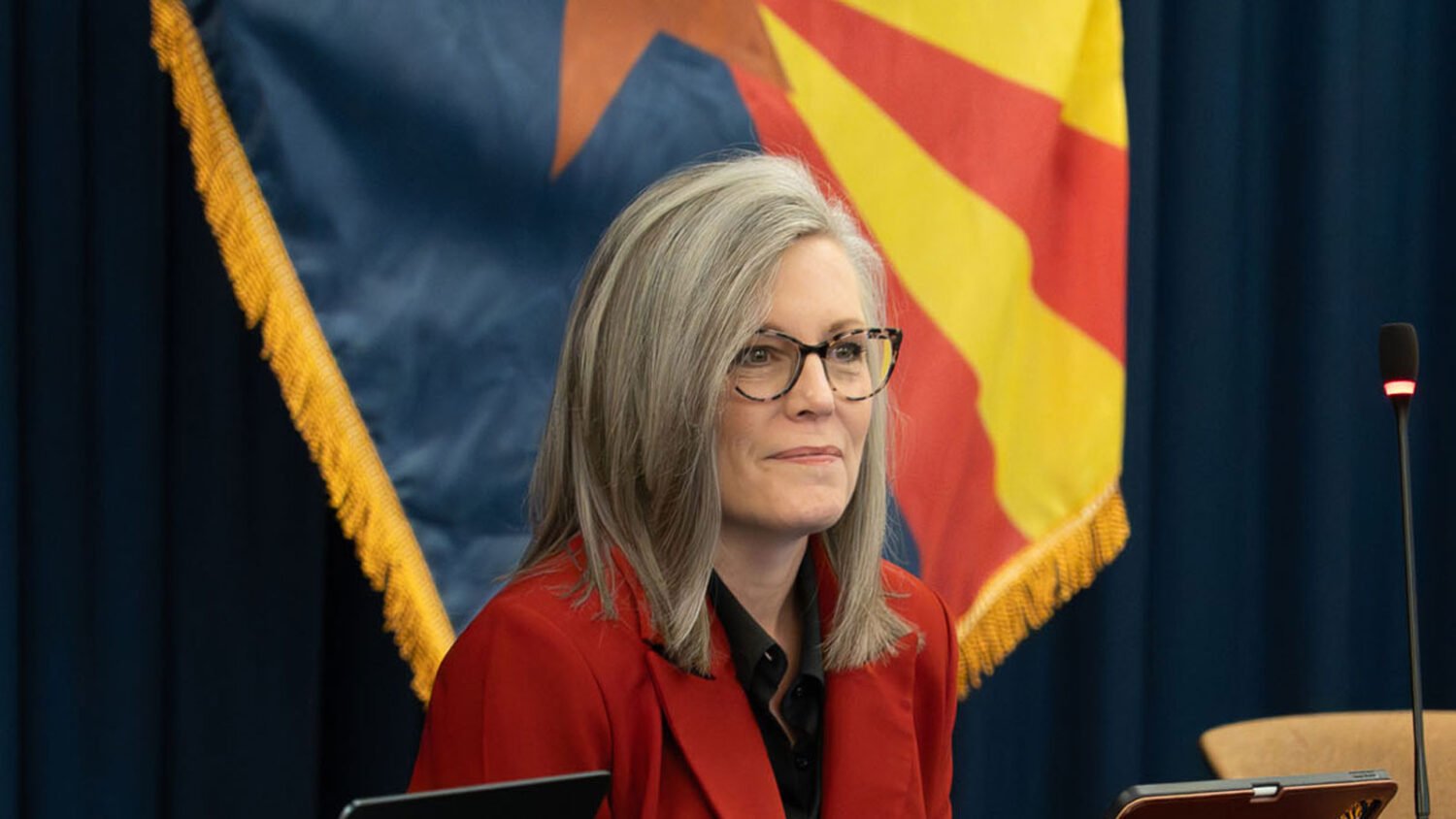 La gobernadora de Arizona, Katie Hobbs, se muestra “confiada” en el progreso de las negociaciones presupuestarias con los republicanos.